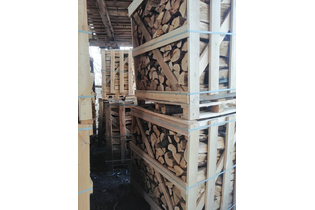 Дрова хвойные из сосны и ёлки, колотые на поддоне коробах - 2RM.